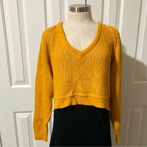 Oversized cropped yellow sweater